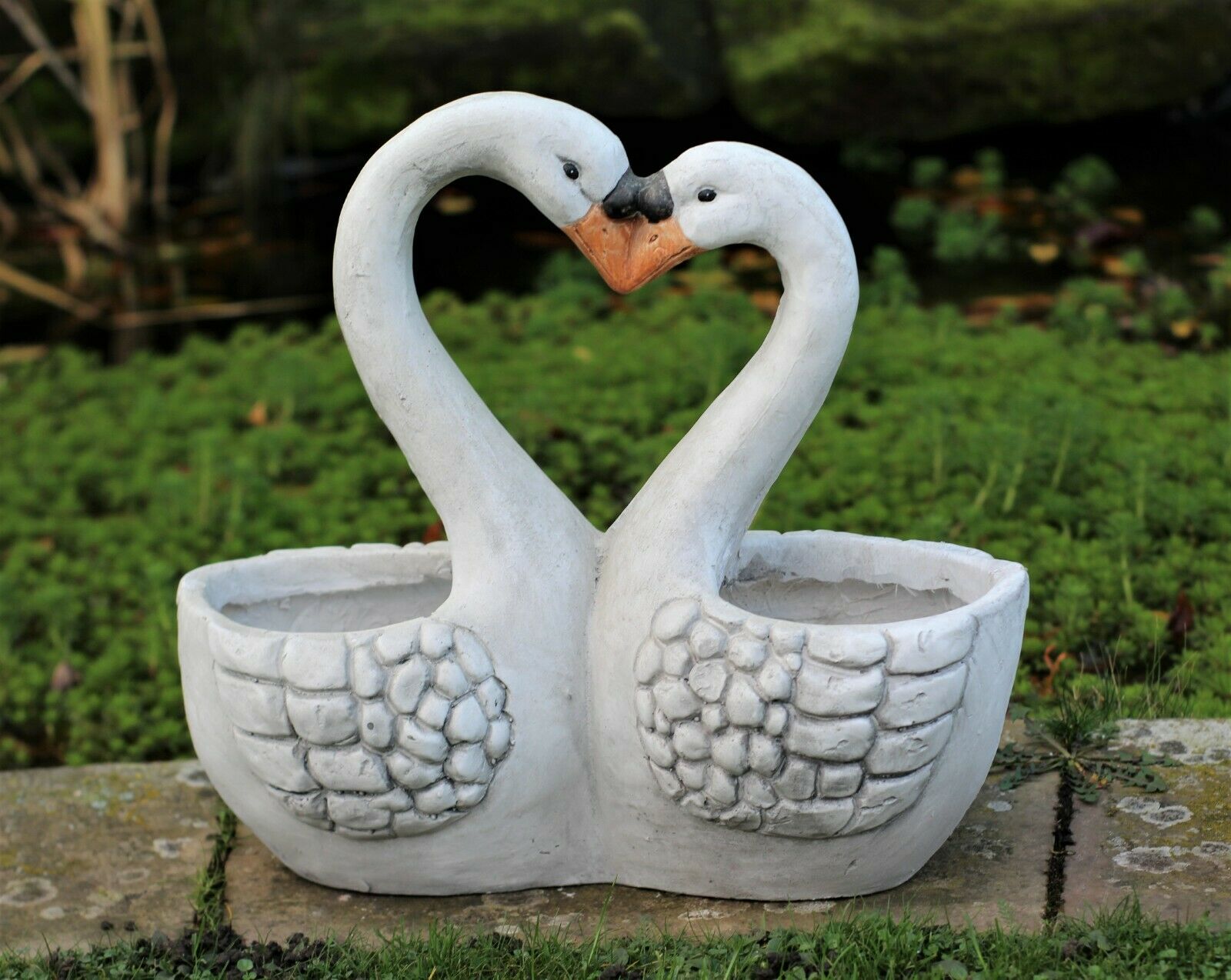 Twin Swan Plant Pot & Garden Ornament