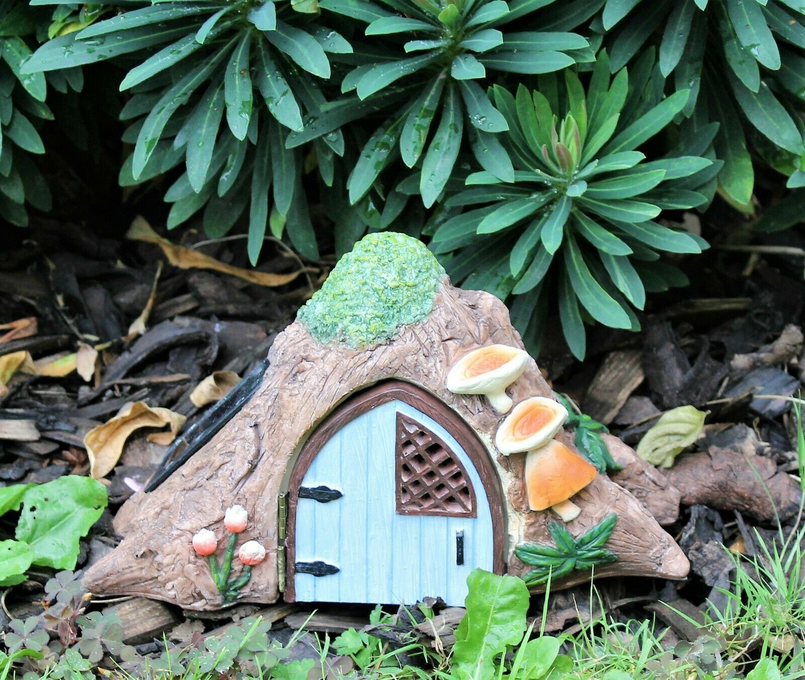 Solar Powered Fairy House - Colour Changing