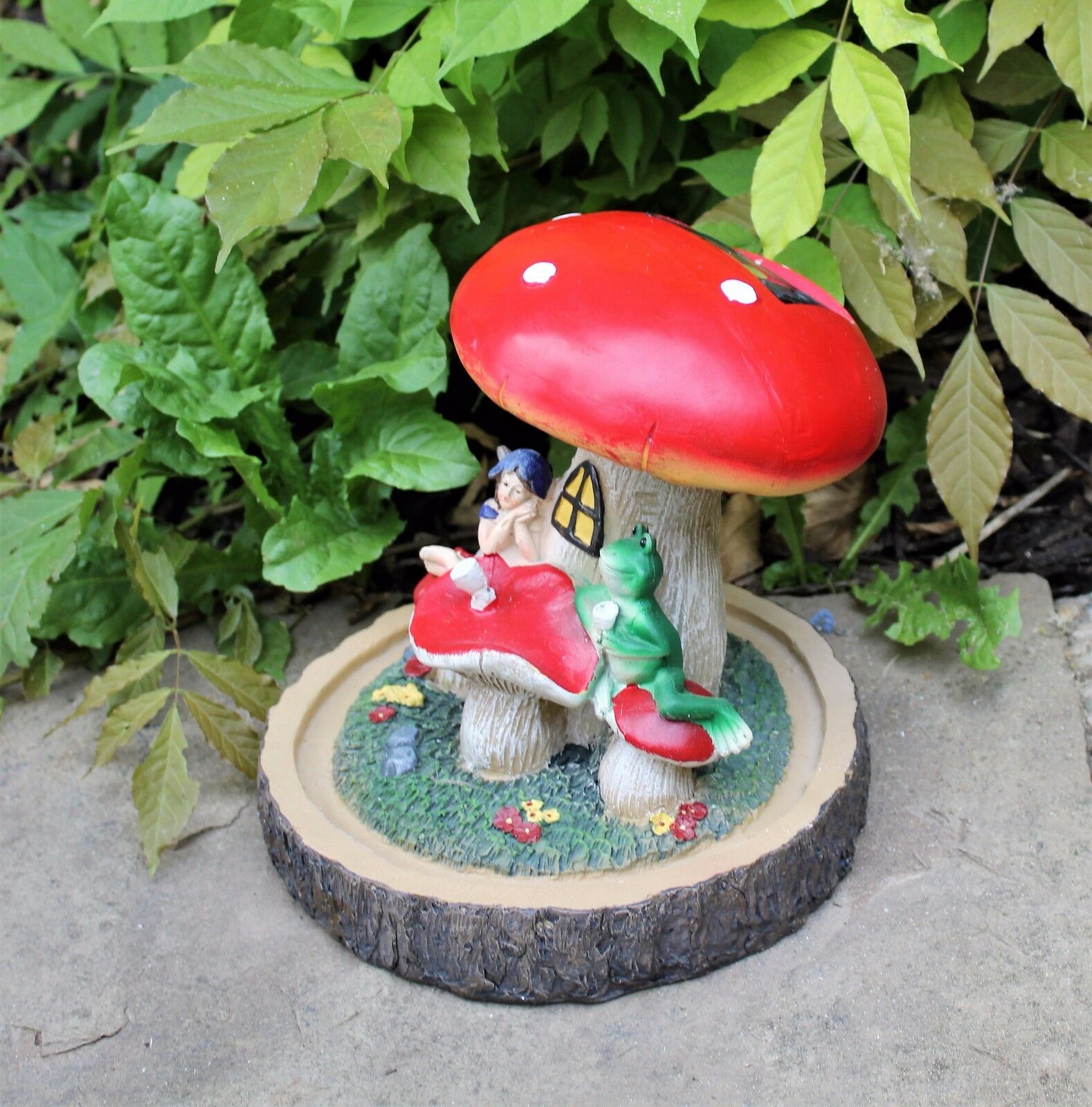 Solar Fairy Mushroom House - Frog