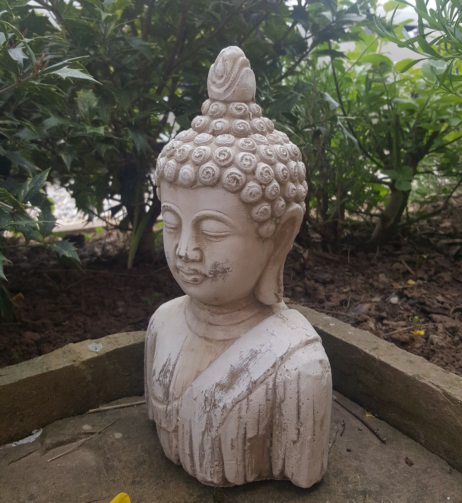 Buddha bust Ornament - Stone Drift Wood Effect