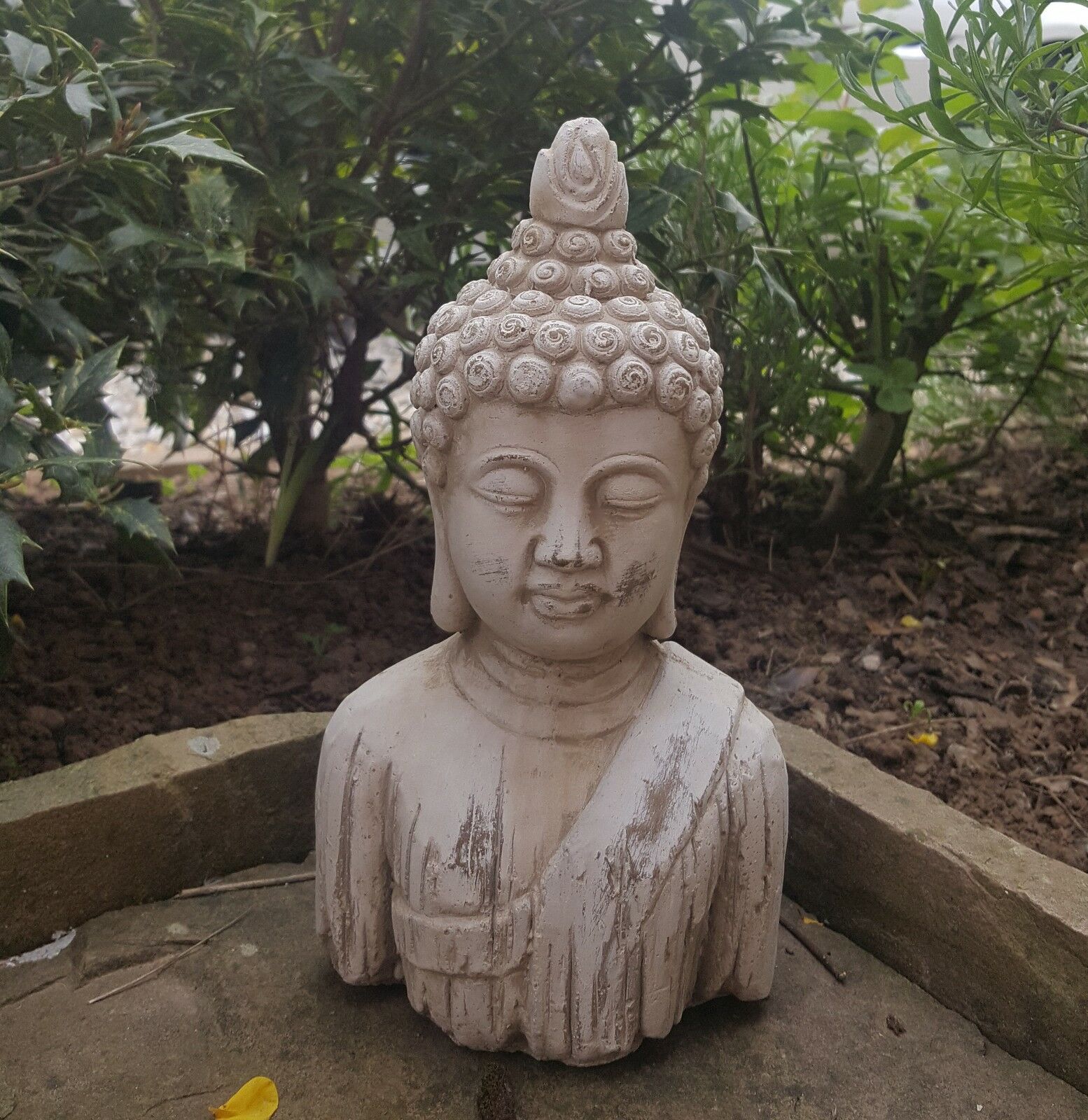 Buddha bust Ornament - Stone Drift Wood Effect