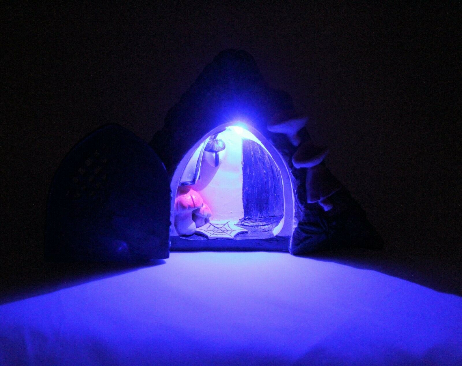 Solar Powered Fairy House - Colour Changing