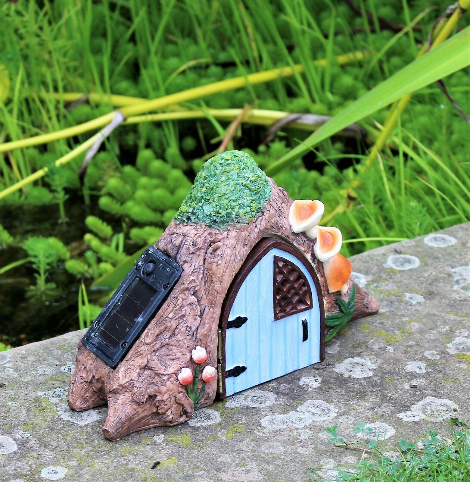 Solar Powered Fairy House - Colour Changing