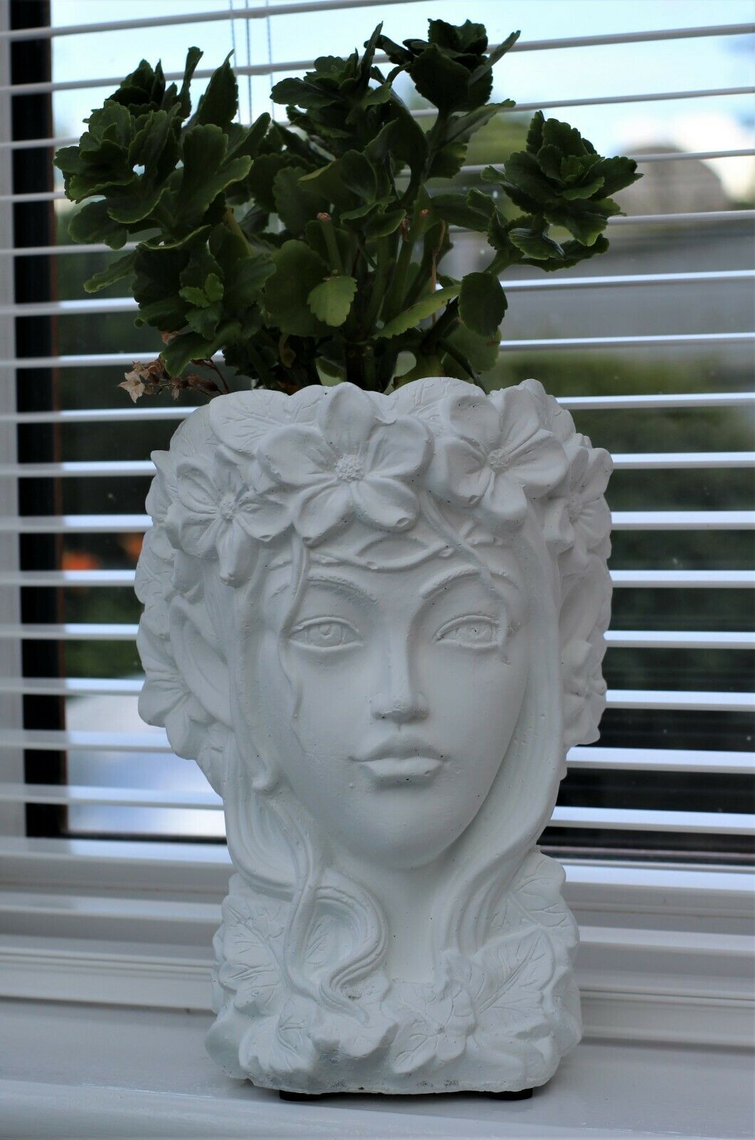 Head Pot Plant Planter with Leaves