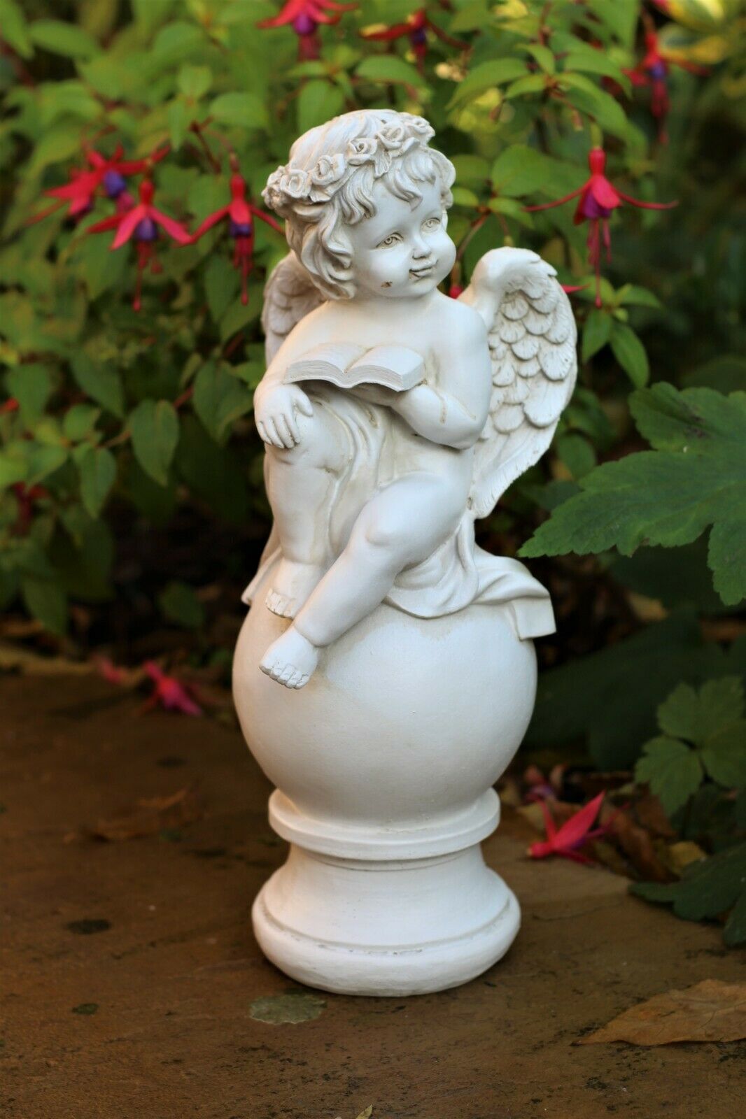 Boy and Girl Sitting Cherubs