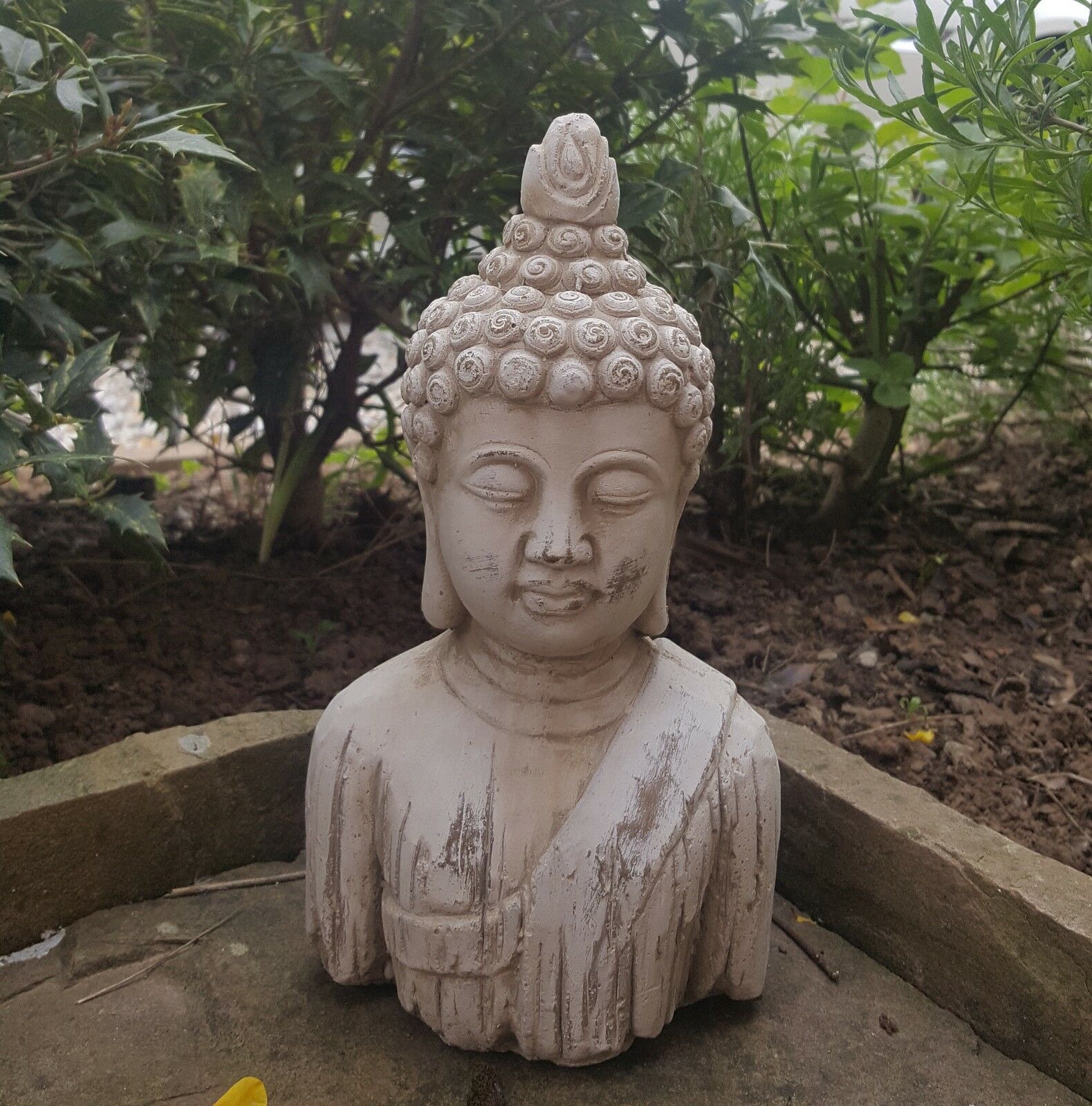 Buddha bust Ornament - Stone Drift Wood Effect