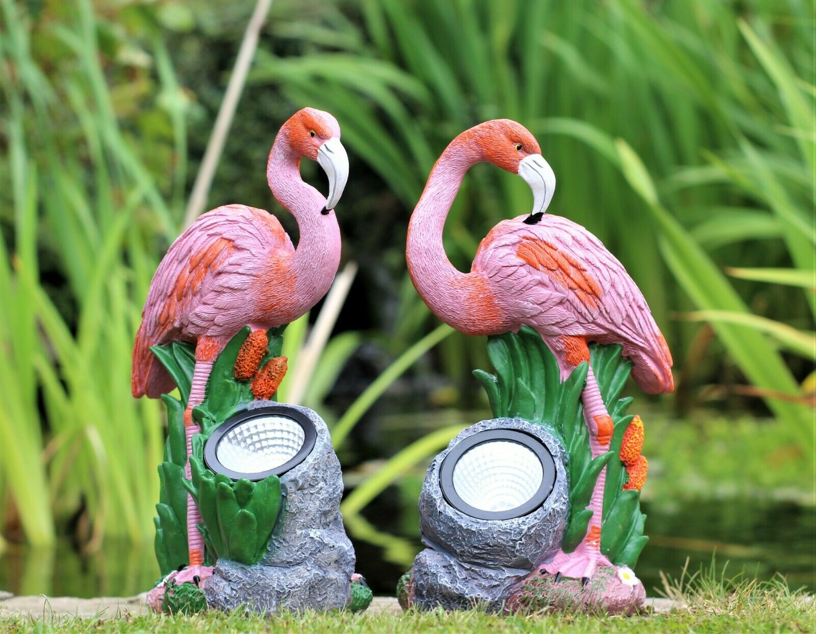 Pink Solar flamingo's