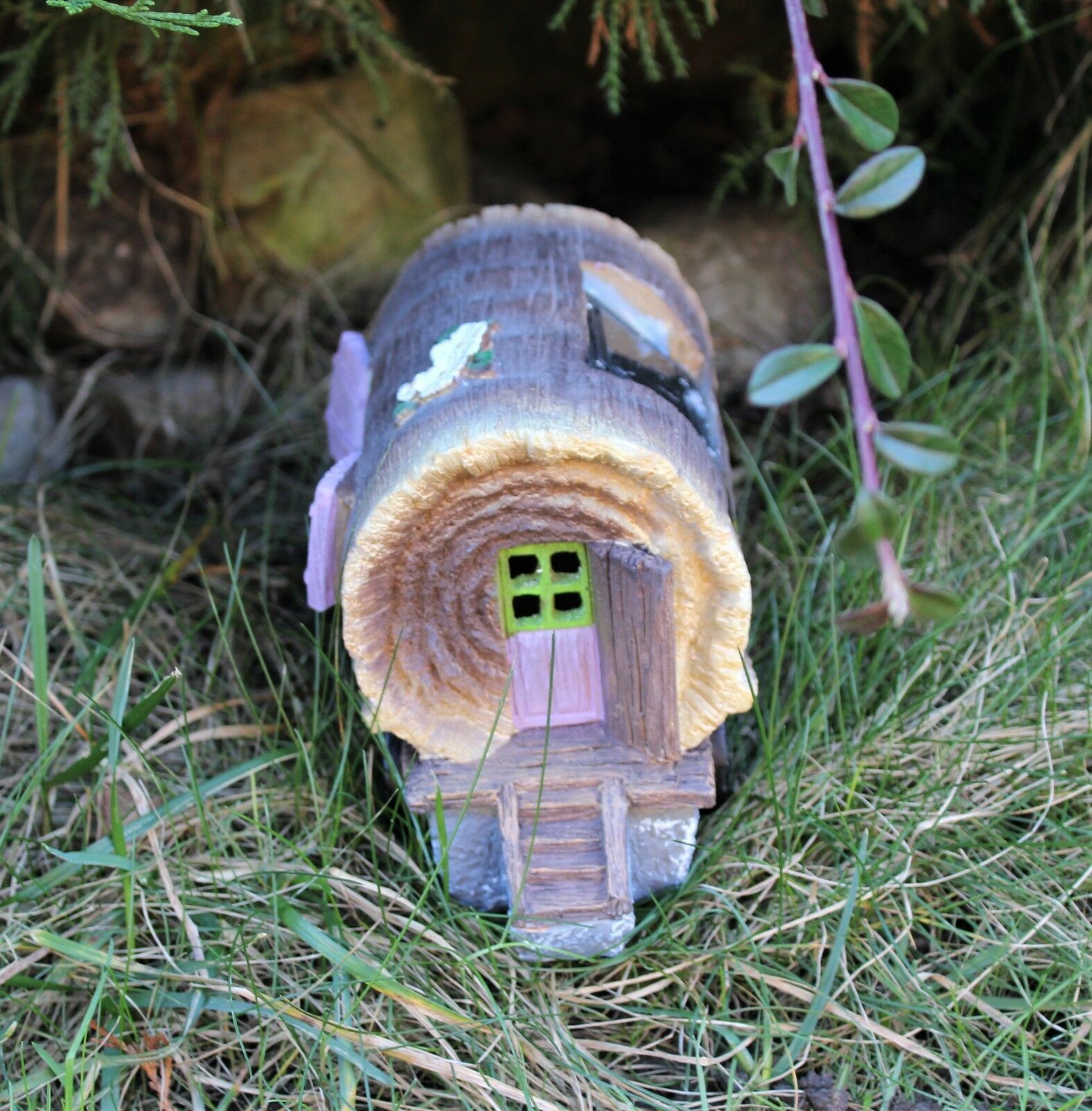 Solar Powered Small Fairy Log House - Wheels Design